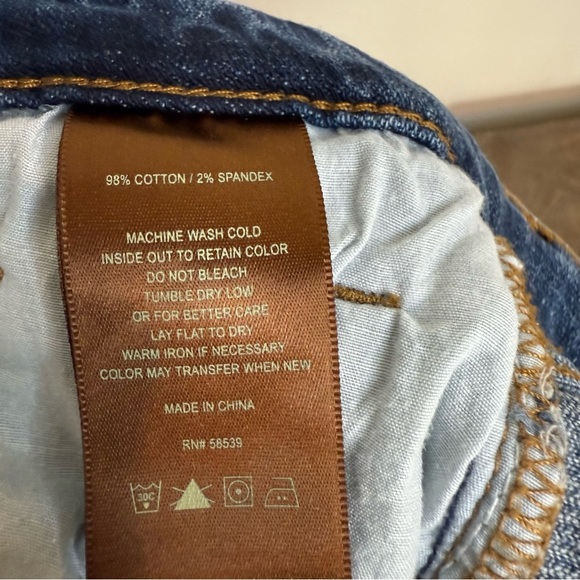 Kut from the Kloth | Amy Cropped Straight Leg Raw Hem Cuffed Jeans | Sz 4 - Picture 10 of 11